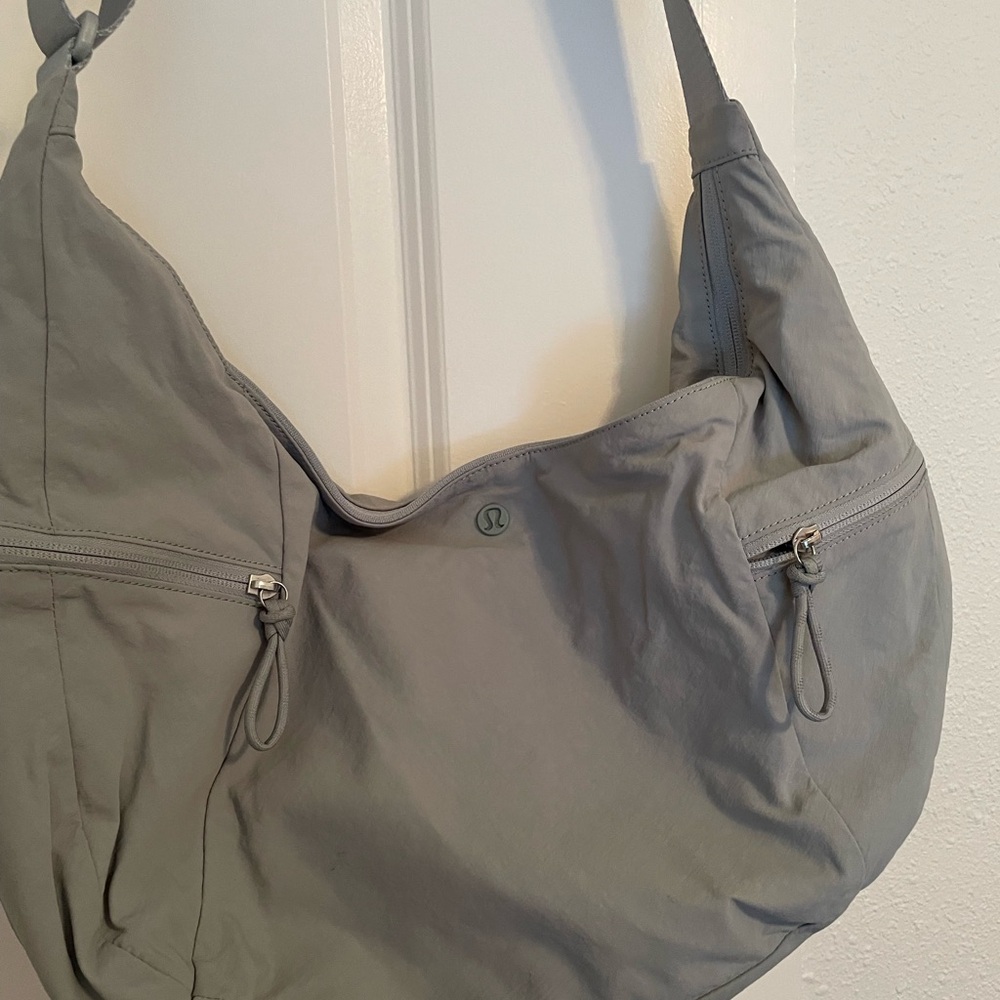 Lululemon athletica grey eucalyptus Shoulder Bag
